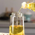 630ml Food Grade Glass Oil Dispenser Bottle with Automatic Flip Cap for Cooking & Seasoning - Image 7