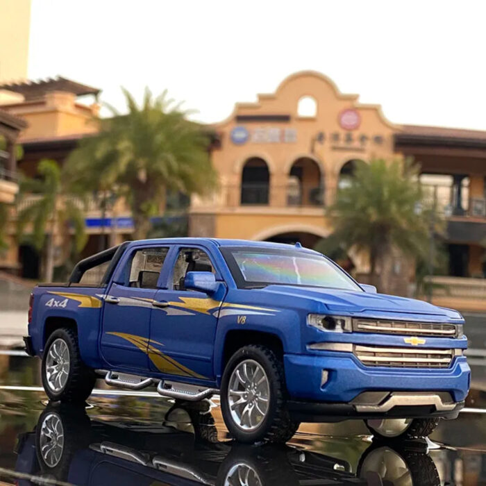 1:32 Chevrolet Silverado Pickup Model Alloy Die-Cast Truck Toy With Music And Light - Image 6