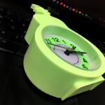 Mini Guitar-Shaped Desk Alarm Clock with Quartz Movement - Image 4